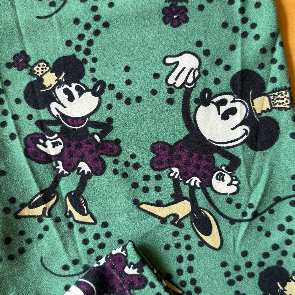 LuLaRoe Disney’s Minnie Mouse leggings!